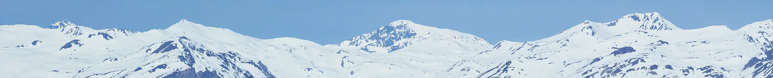 paysage de montagnes enneigées