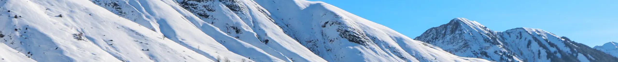 paysage de montagnes enneigées