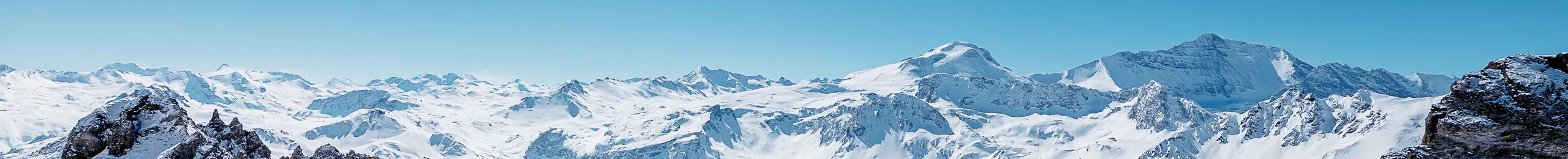 paysage de montagnes enneigées