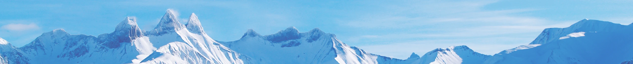 Paysage de montagnes enneigées
