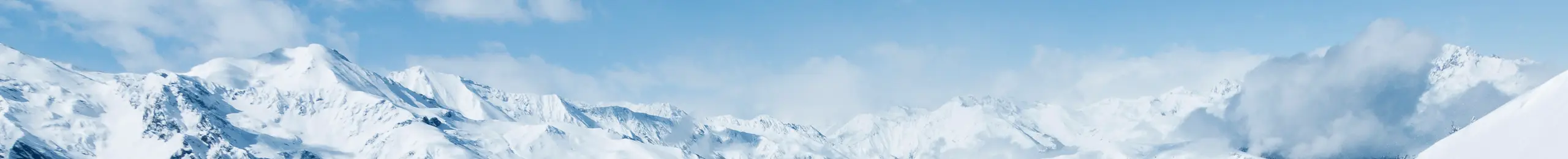 Vue sur les montagnes enneigées