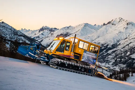 Montagnes enneigées