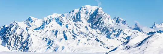 Montagnes enneigées