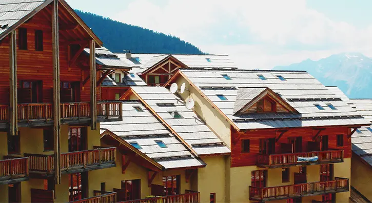 logements les Orres en été