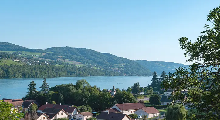 Vue sur le lac de Paladru
