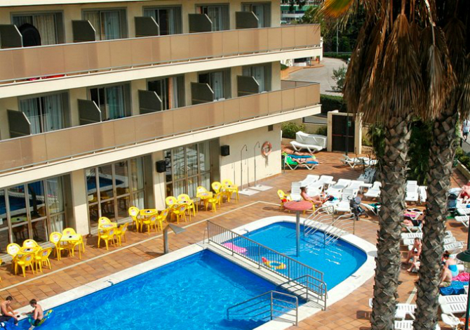 Chambre Quadruple Demi-pension SILVER - H Top Royal Star **** - Lloret de Mar