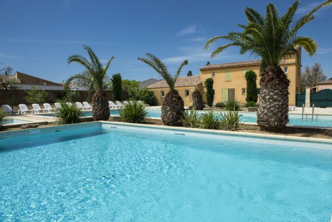 Chambre 3 personnes - Hôtel Club Village Camarguais 3* - Arles