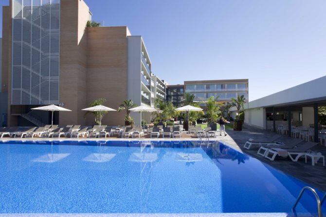 Chambre 2/4 personnes Supérieure Vue Piscine - Hôtel Altafulla Mar 4* - Altafulla
