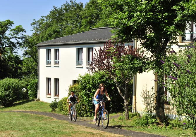 Chambre 3 personnes P - Village Club Mauriac - Mauriac