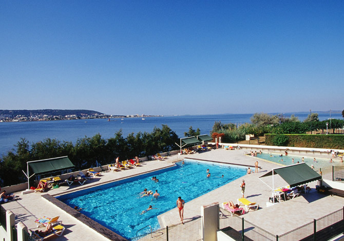 Chambre 2/3 personnes - Club Vacances Lo Solehau - Balaruc Les Bains