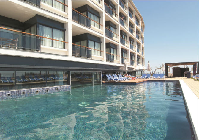 Chambre 2 adultes + 2enfants Pension complète AN - Hôtel Cap Roig 3* - L'Ampolla