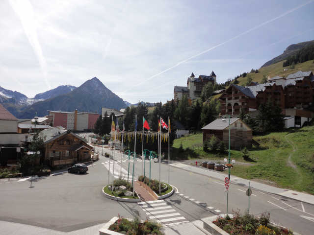 zzz Vue Allée piétonne RES7 - Résidence 39663 - Les Deux Alpes Centre