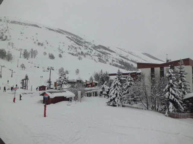 zzz Vue Arrivée des pistes BRIN33 - Brinbelles 42701 - Les Deux Alpes Centre