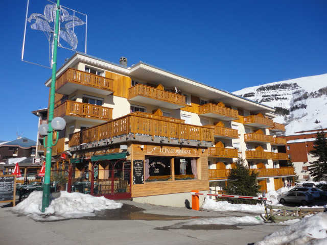 zzz Vue Parking ECPIN - Les Ecrins 4601 - Les Deux Alpes 1800