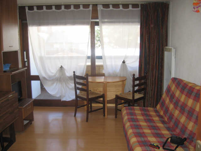 zzz Vue Allée de la résidence LOU3 - LOU VENO 47977 - Les Deux Alpes Venosc