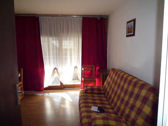 zzz Vue Allée de la résidence LOU4 - LOU VENO 47978 - Les Deux Alpes Venosc