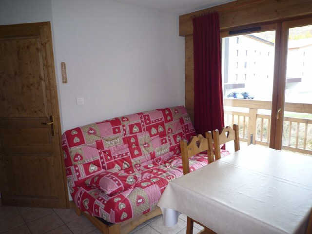 zzz Vue Allée de la résidence BAP - BALCON DES PISTES 43258 - Les Deux Alpes 1800