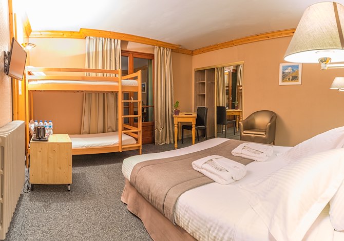 Chambre 4 personnes - Hôtel Alpazur 3* - Val Cenis Lanslebourg