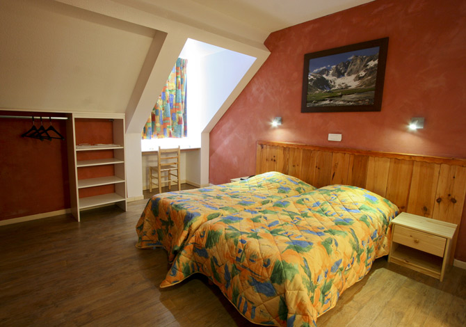 Chambre Double - Village Club Le Domaine de Pyrène 3* Les Marronniers - Cauterets