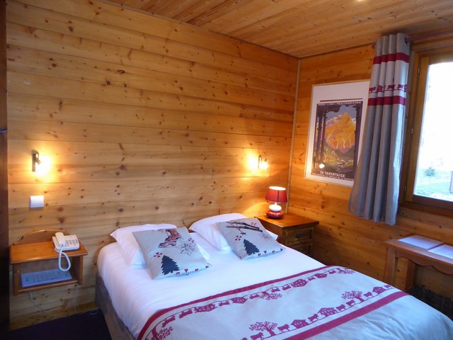 Chambre 2 personnes avec douche Côté Vallée - Hôtel Epicéa Lodge 3* - Pralognan la Vanoise
