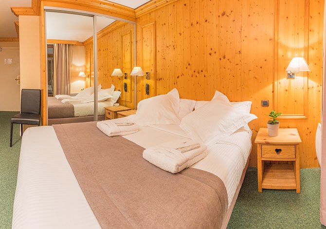 Chambre 2 personnes Lit double - Hôtel Alpazur 3* - Val Cenis Lanslebourg