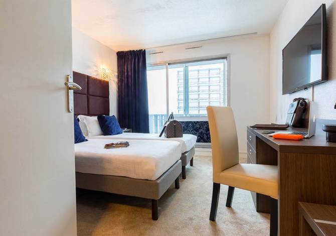 Chambre Standard : 1 adulte petit déjeuner - Hôtel Madame Vacances Courchevel Olympic 2* - Courchevel 1850