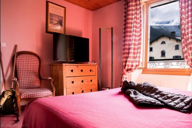 Chambre 1 personne Supérieure avec douche Petit-déjeuner - Hôtel La Croix Blanche 2* - Chamonix Centre