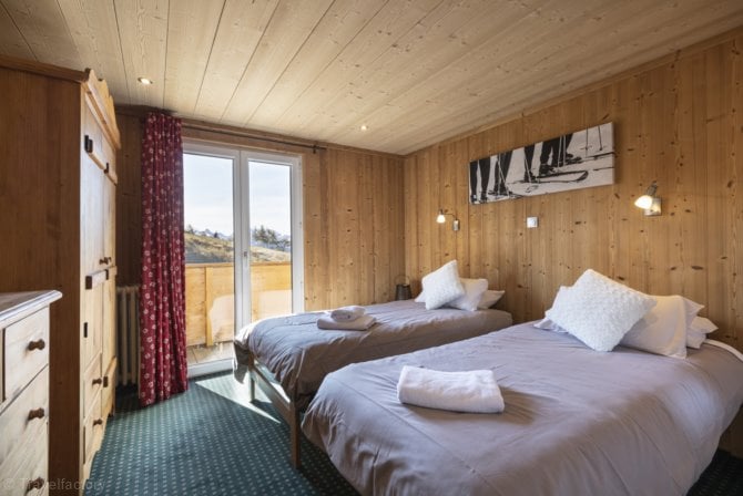 Chambre twin Standard avec vue pistes Petit déjeuner - Hôtel Lagrange Vacances Escapade 3* - Alpe d'Huez