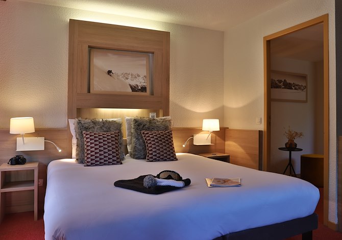 Chambre 3 personnes Double lit simple supérieure Petit déjeuner - SOWELL Hôtel Mont Blanc & Spa 3* - Saint Gervais Mont-Blanc