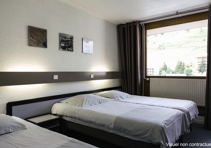Chambre 2 adultes et 1 enfant Pension complète Premium - Hotel Les 2 Alpes L’Orée des Pistes - Les Deux Alpes Centre