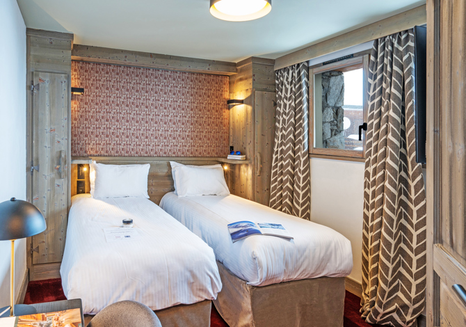 Chambre Classique 2 Adultes en demi-pension - Hôtel L'Aigle du Montana 4* - Tignes 2100 Le Lac
