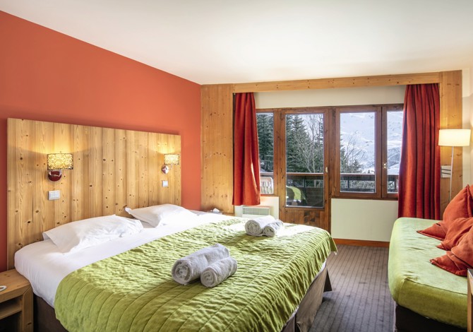 Classique Chambre 2 personnes Vue Balcon pour 1 adulte en demi pension - Hotel Les Menuires Les Bruyères - Les Menuires Bruyères