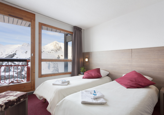 Chambre 4 Personnes en pension complète - Village Club MMV Les Mélèzes 4* - Pension incluse - Les Arcs 2000