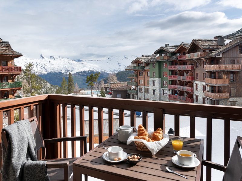 Suite hôtelière 2 personnes - Piscine vue Mont Blanc extérieure - Pierre & Vacances Résidence premium Arc 1950 Le Village - Les Arcs 1950