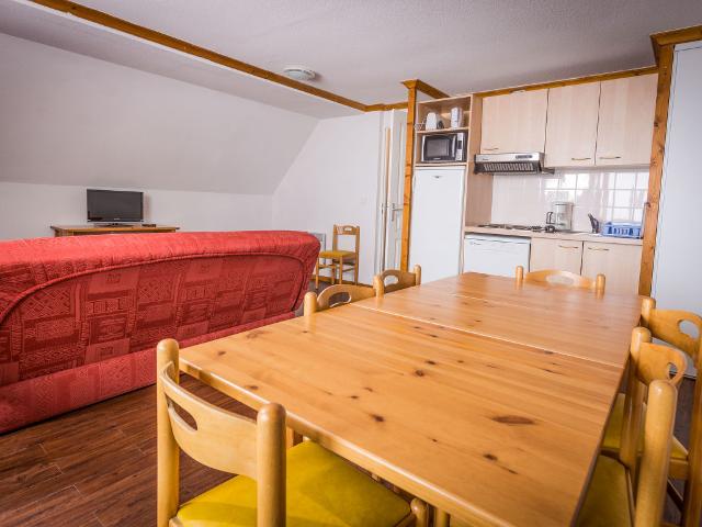 3 pièces 6 personnes FR4267.100.3 - Super-Besse