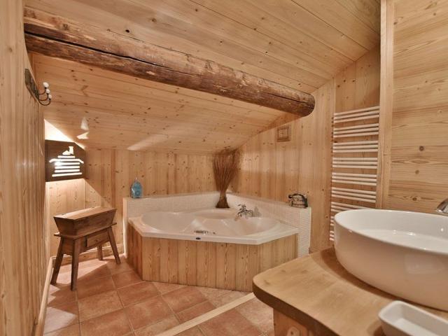 Appartement 5 étoiles pour 12 pers, ferme rénovée avec jacuzzi, à 200m du centre et ski-bus FR-1-391 - Le Grand Bornand