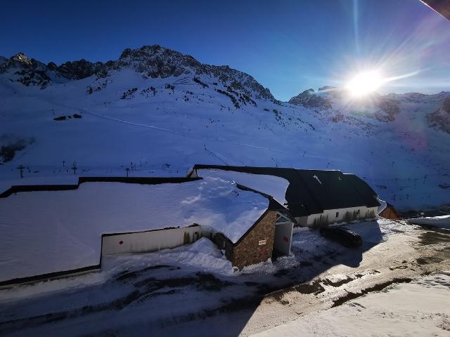 PIC DU MIDI - STUDIO CABINE 4 PERSONNES AVEC PARKING COUVERT - La Mongie
