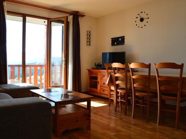 2 PIECES CABINE PLEIN CENTRE DE STATION - Les Angles