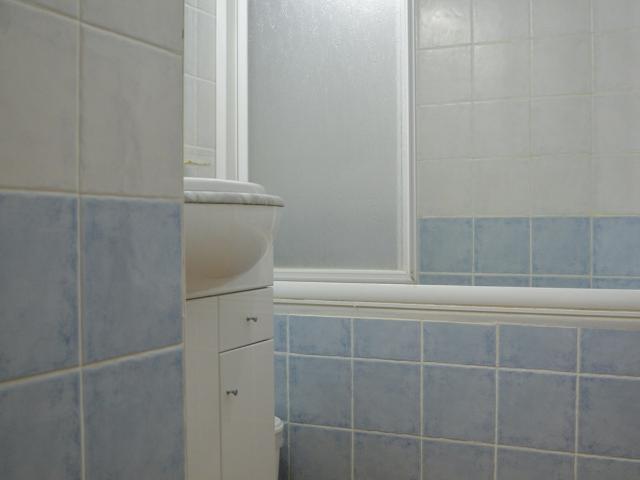 2 PIECES CABINE PLEIN CENTRE DE STATION - Les Angles