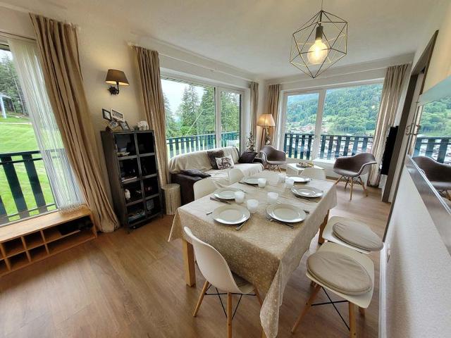 Appartement skis aux pieds avec piscine, rénové et confortable FR-1-598-18 - Les Gets