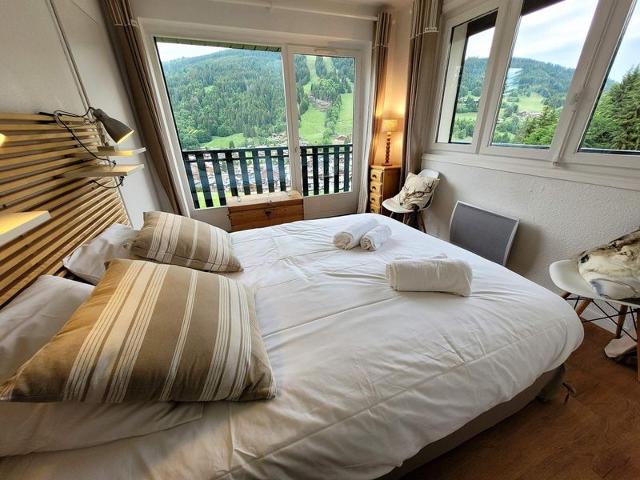 Appartement skis aux pieds avec piscine, rénové et confortable FR-1-598-18 - Les Gets