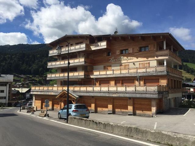 Appartement 6 pers, 50m des pistes, centre, terrasse 48m², parking, WiFi - Les Gets FR-1-623-1 - Les Gets