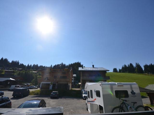 Appartement neuf aux Gets, au pied des pistes et du centre, avec terrasse et services inclus FR-1-62 - Les Gets