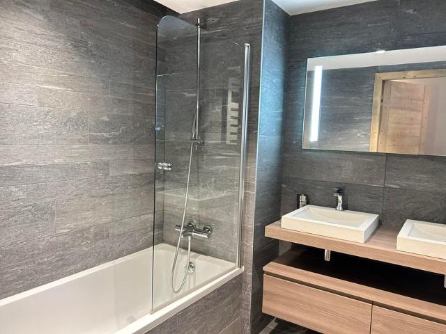 Appartement neuf aux Gets, au pied des pistes et du centre, avec terrasse et services inclus FR-1-62 - Les Gets