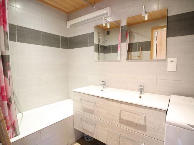 Bel Appartement aux Gets - Proche des Pistes avec Balcon et Parking FR-1-623-203 - Les Gets