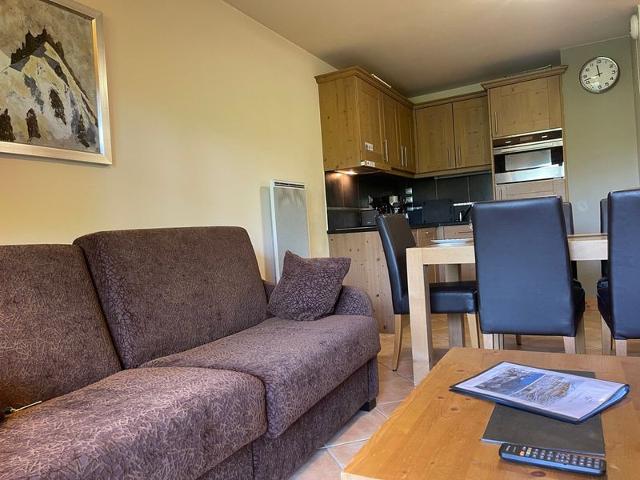 Appartement avec piscine, balcon et parking proche centre et ski-bus FR-1-624-38 - Samoëns