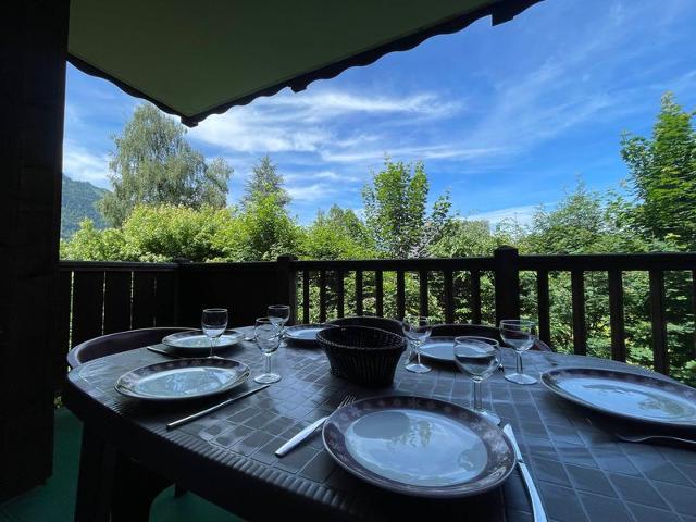 Appartement avec piscine, balcon et parking proche centre et ski-bus FR-1-624-38 - Samoëns