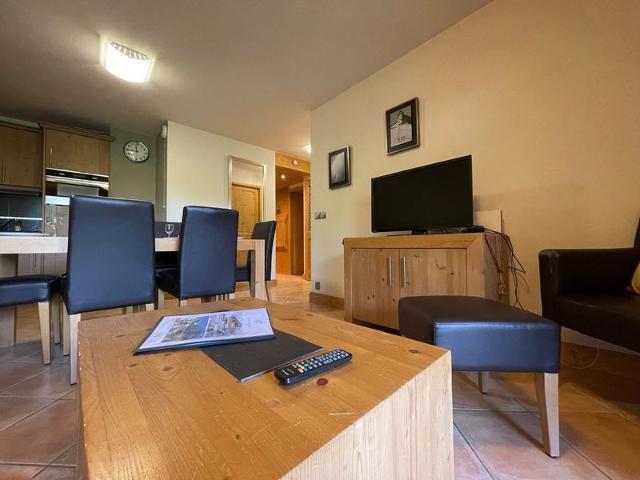 Appartement avec piscine, balcon et parking proche centre et ski-bus FR-1-624-38 - Samoëns