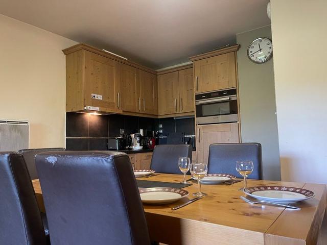 Appartement avec piscine, balcon et parking proche centre et ski-bus FR-1-624-38 - Samoëns