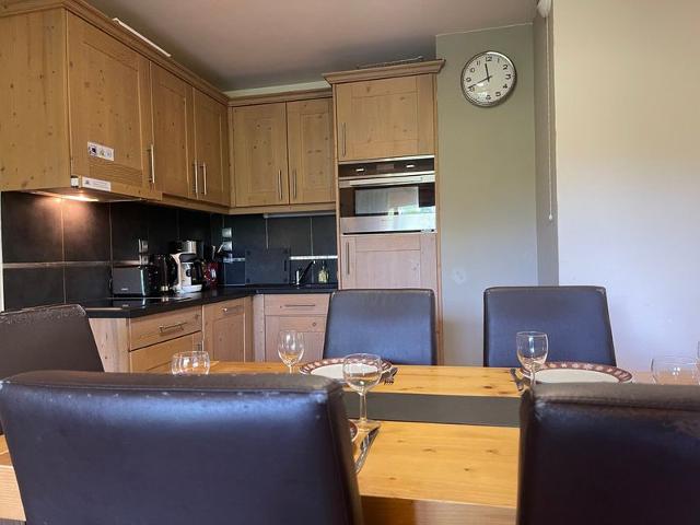 Appartement avec piscine, balcon et parking proche centre et ski-bus FR-1-624-38 - Samoëns